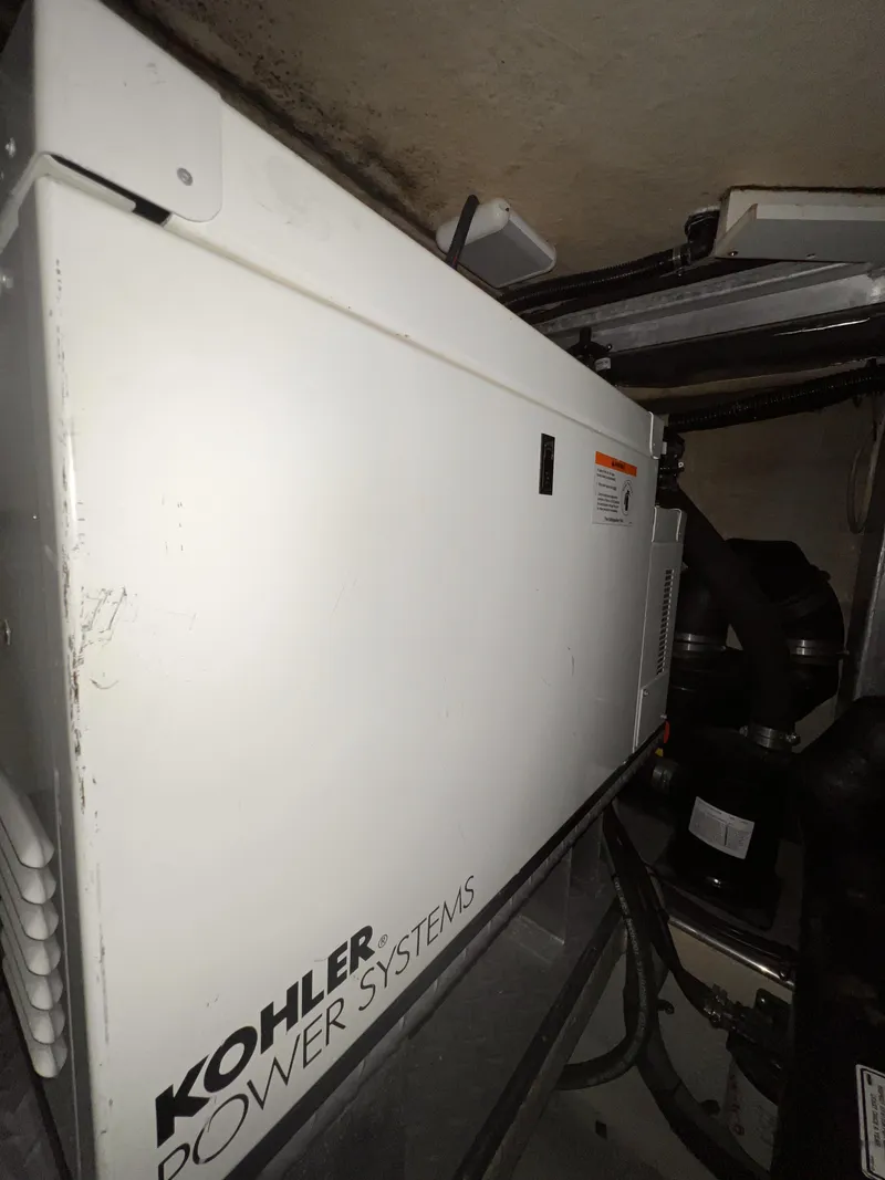 Slide: The Image of Regal Commodore 4260 2005 - 58