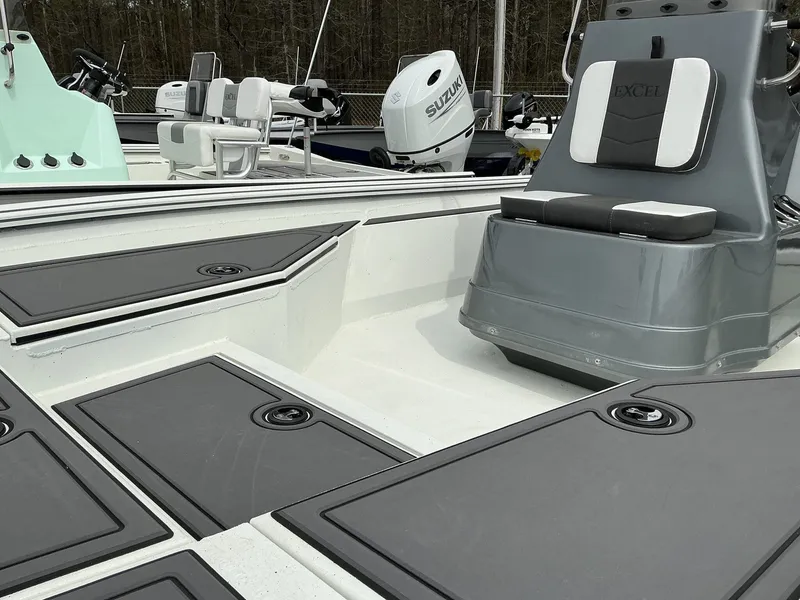 Slide: The Image of Excel 230 Bay Pro 2025 - 12