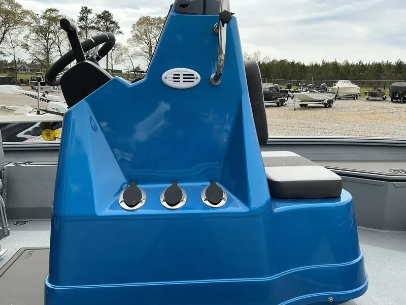 Slide: The Image of Excel 220 Bay Pro Elite 2025 - 5