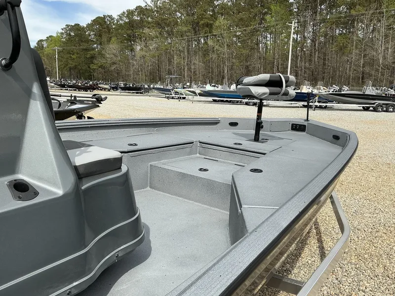 Slide: The Image of Excel 220 Bay Pro Elite 2025 - 9