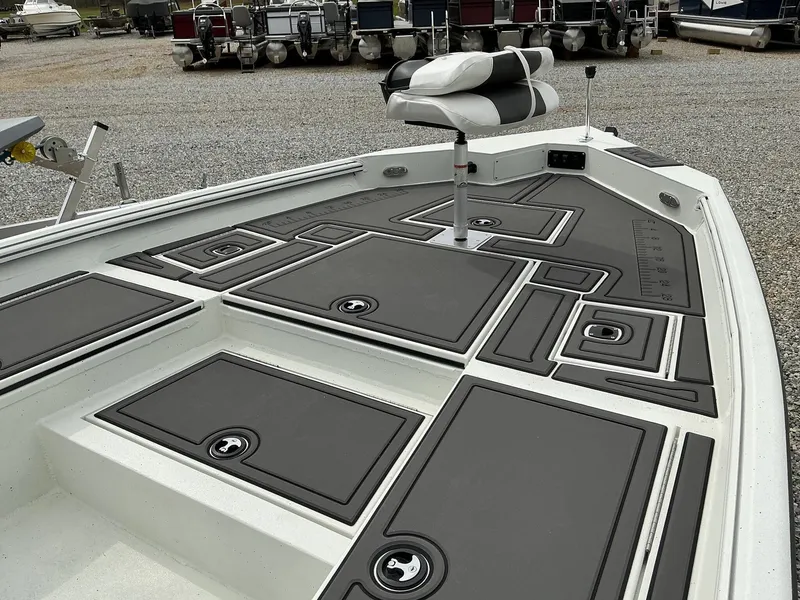 Slide: The Image of Excel 230 Bay Pro 2025 - 10