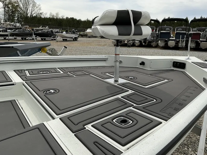 Slide: The Image of Excel 230 Bay Pro 2025 - 3