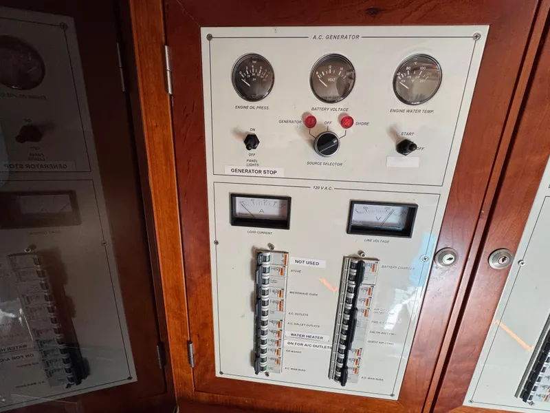Slide: The Image of Electrical control panel on a 2005 Apreamare Don Giovanni boat. - 39