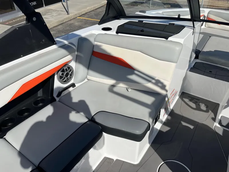 Slide: The Image of Axis Wake Research T220 2022 - 27