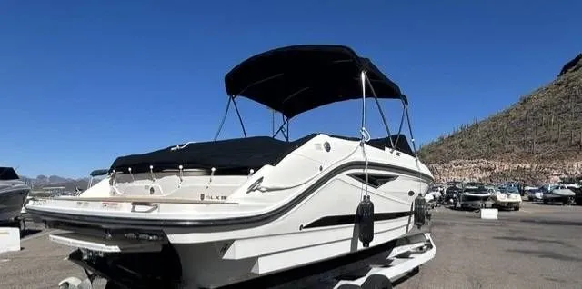 Slide: The Image of Sea Ray SLX 250 2019 - 13