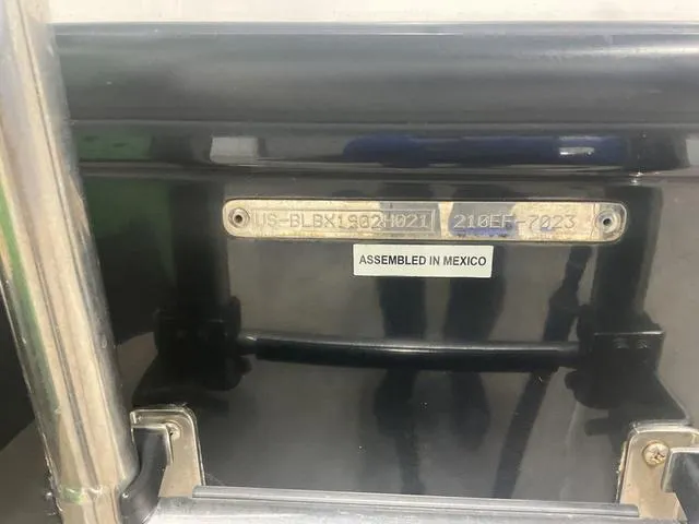 Slide: The Image of Bayliner T21BAY 2021 boat identification plate, assembled in Mexico. - 17