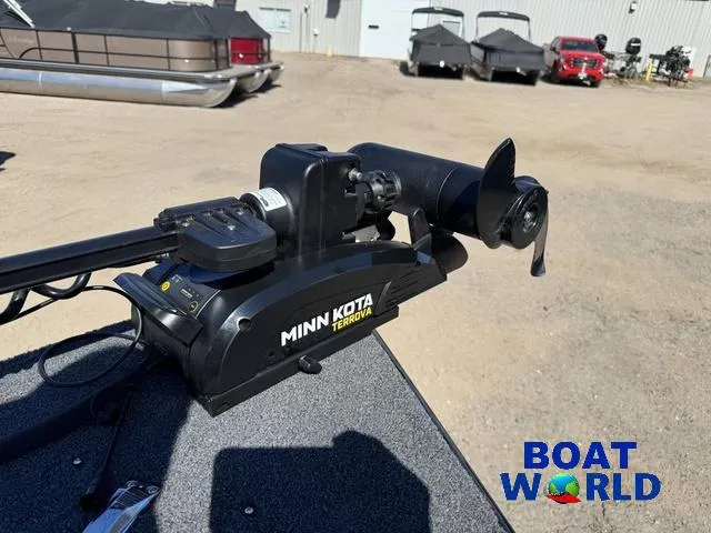 Slide: The Image of Minn Kota Terrova motor on 2023 Lund 1675 Adventure Sport boat at dealership. - 16