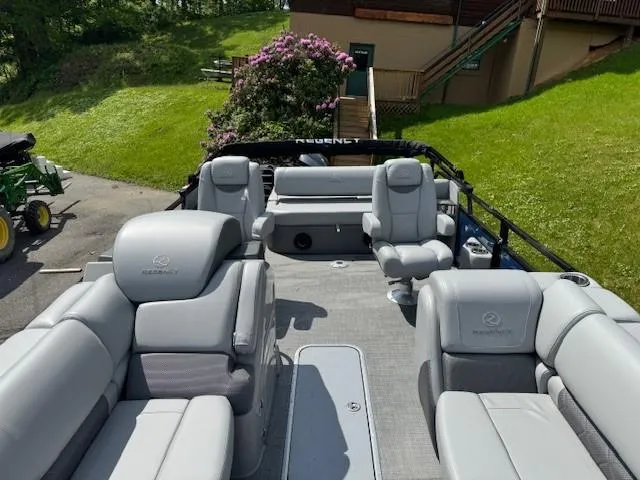 Slide: The Image of Regency 230 LE3 Sport 2025 - 63