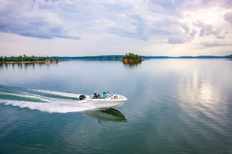 Slide: The Image of Tahoe 185 S 2025 - 70