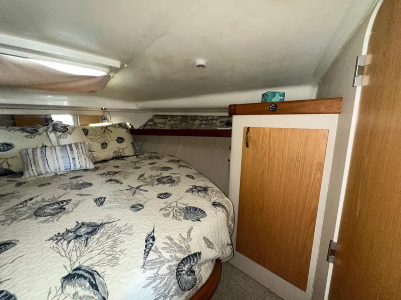 Slide: The Image of Mainship 40 Sedan Bridge 1996 - 52