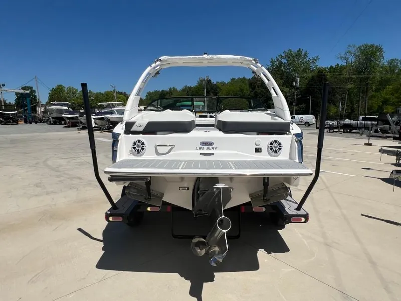 Slide: The Image of Regal LS2 Surf Ultimate 2025 - 16