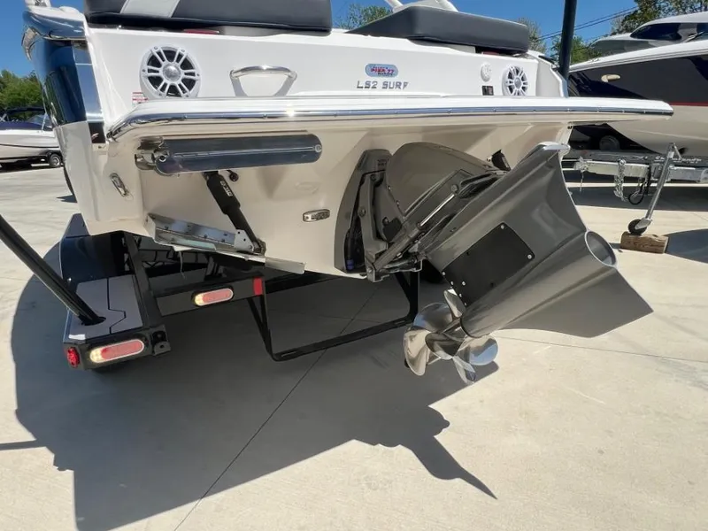 Slide: The Image of Regal LS2 Surf Ultimate 2025 - 18