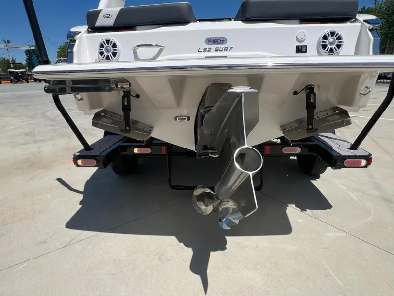 Slide: The Image of Regal LS2 Surf Ultimate 2025 - 19