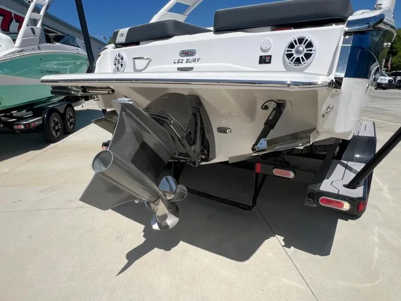 Slide: The Image of Regal LS2 Surf Ultimate 2025 - 20