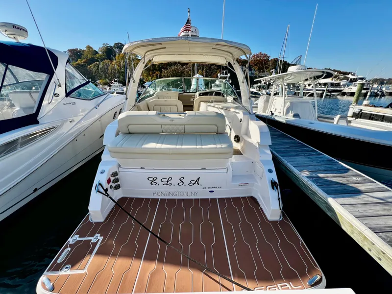 Slide: The Image of Regal 33 Express 2018 - 65