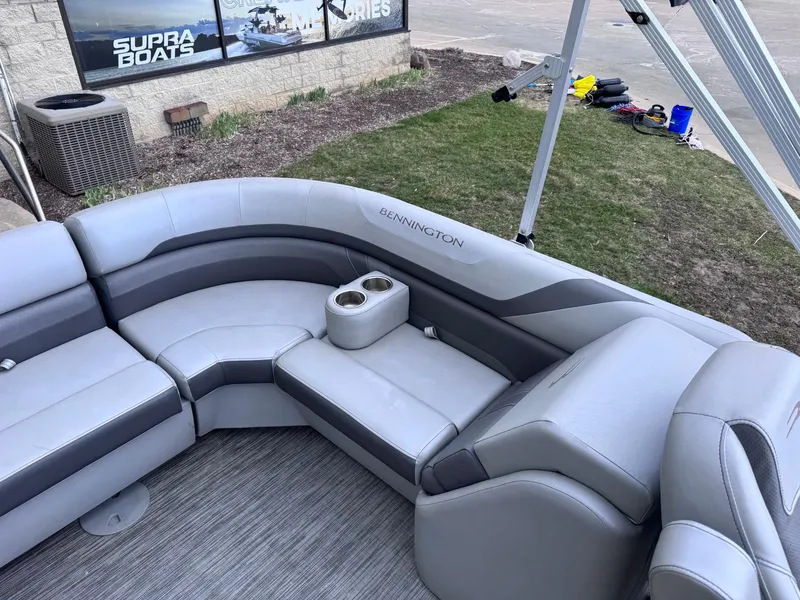 Slide: The Image of Bennington 23SSRX Express Tri 2020 - 10