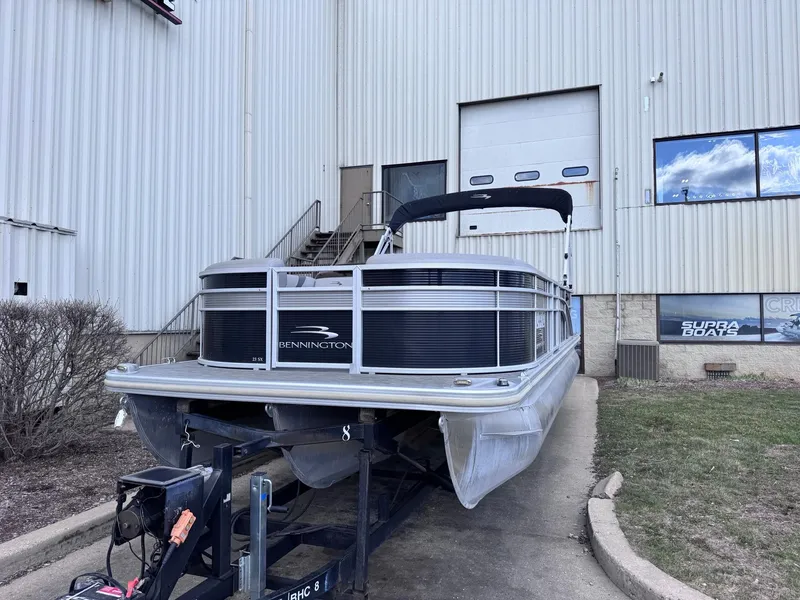 Slide: The Image of Bennington 23SSRX Express Tri 2020 - 4