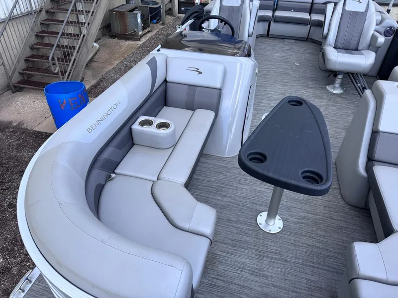 Slide: The Image of Bennington 23SSRX Express Tri 2020 - 5