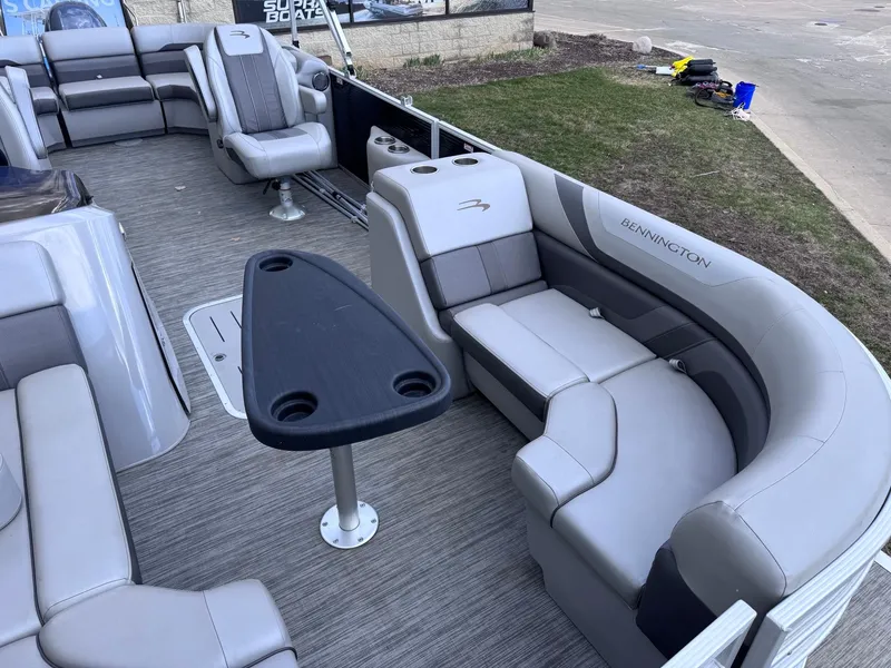 Slide: The Image of Bennington 23SSRX Express Tri 2020 - 6