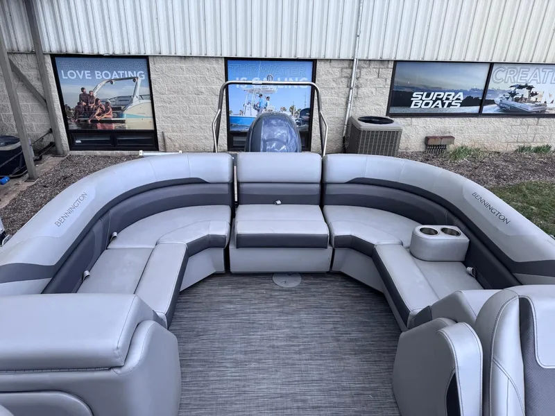 Slide: The Image of Bennington 23SSRX Express Tri 2020 - 8