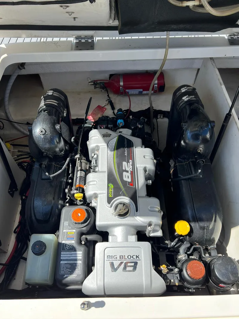 Slide: The Image of Engine compartment of a 2015 Sea Ray 290 Sundeck boat. - 3