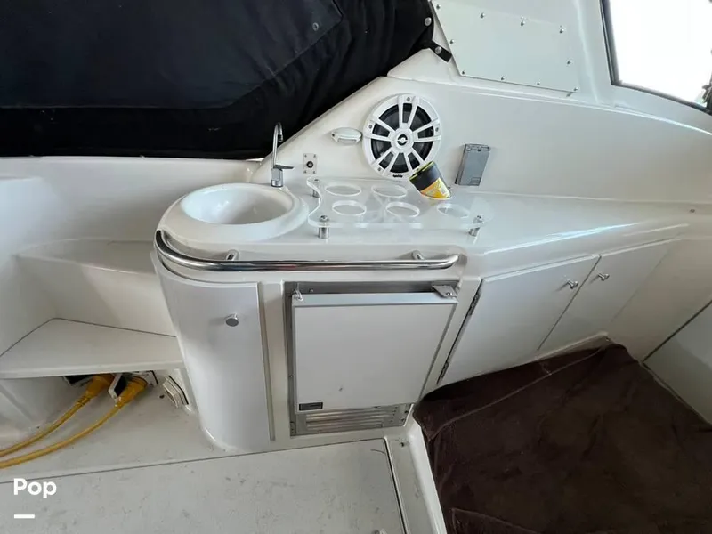 Slide: The Image of 1997 Carver 310 Express for sale in Bloomington, IN - 22