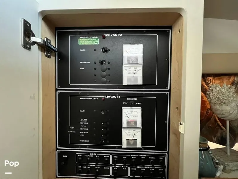 Slide: The Image of 1997 Carver 310 Express for sale in Bloomington, IN - 28