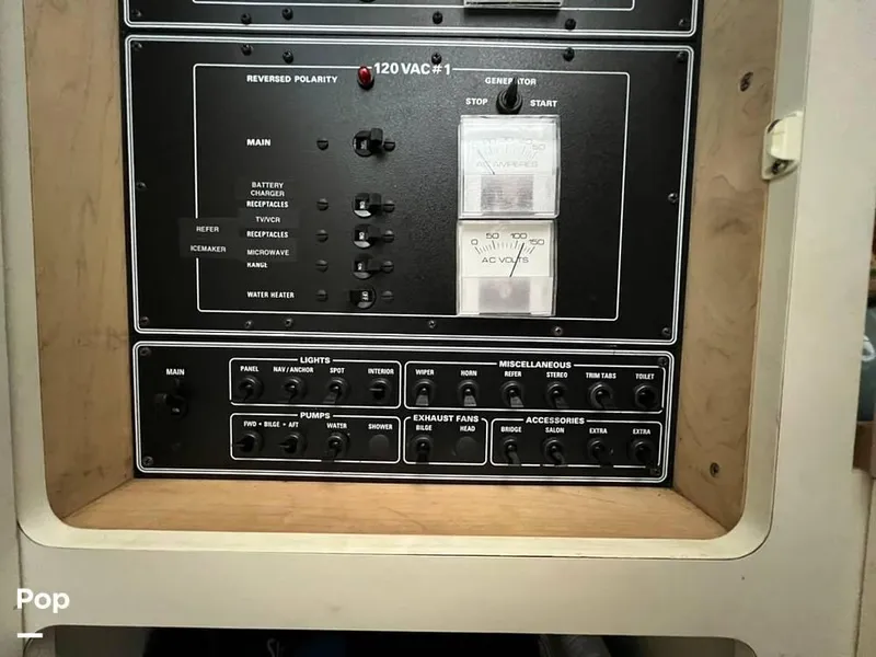 Slide: The Image of 1997 Carver 310 Express for sale in Bloomington, IN - 29