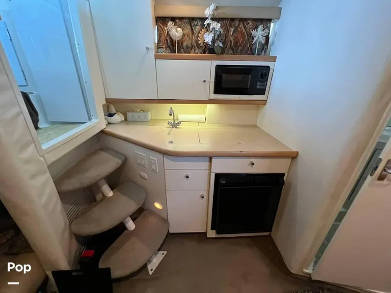 Slide: The Image of 1997 Carver 310 Express for sale in Bloomington, IN - 43