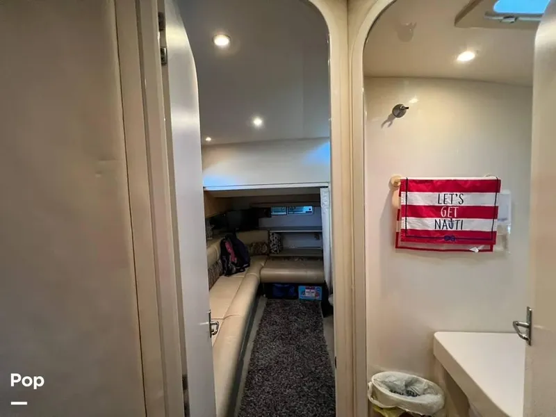 Slide: The Image of 1997 Carver 310 Express for sale in Bloomington, IN - 58