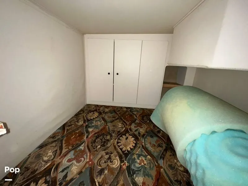 Slide: The Image of 1997 Carver 310 Express for sale in Bloomington, IN - 68