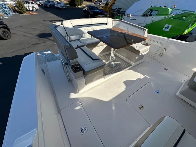 Slide: The Image of Tiara 38 LS 2022 - 11