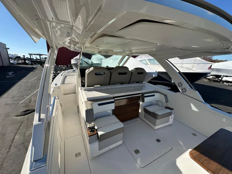 Slide: The Image of Tiara 38 LS 2022 - 13