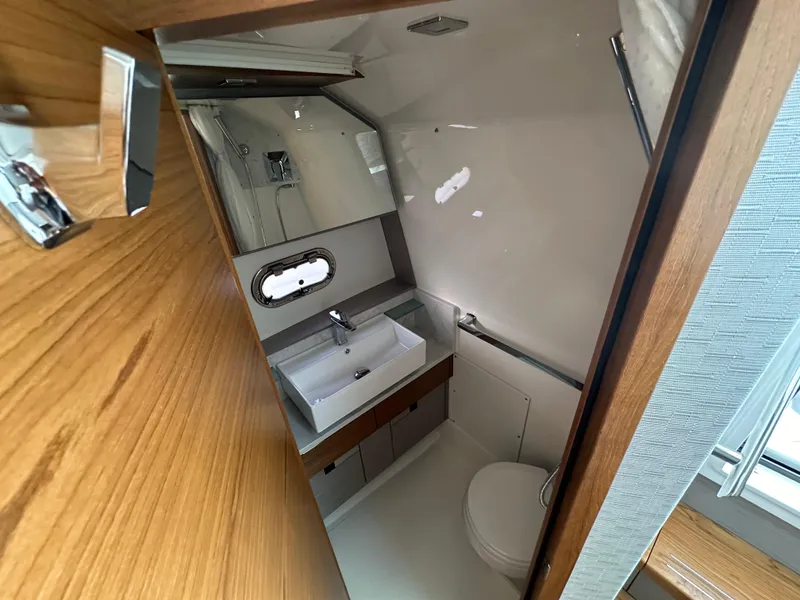 Slide: The Image of Tiara 38 LS 2022 - 25