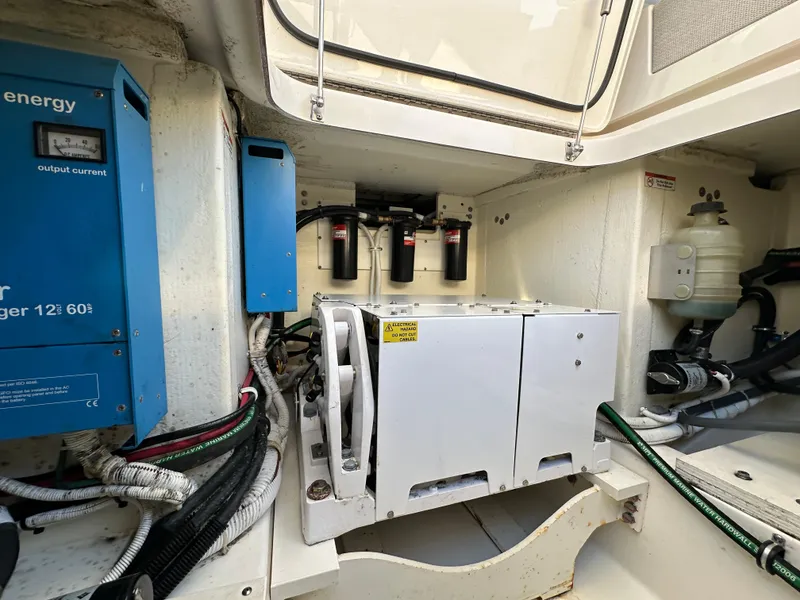 Slide: The Image of Tiara 38 LS 2022 - 28