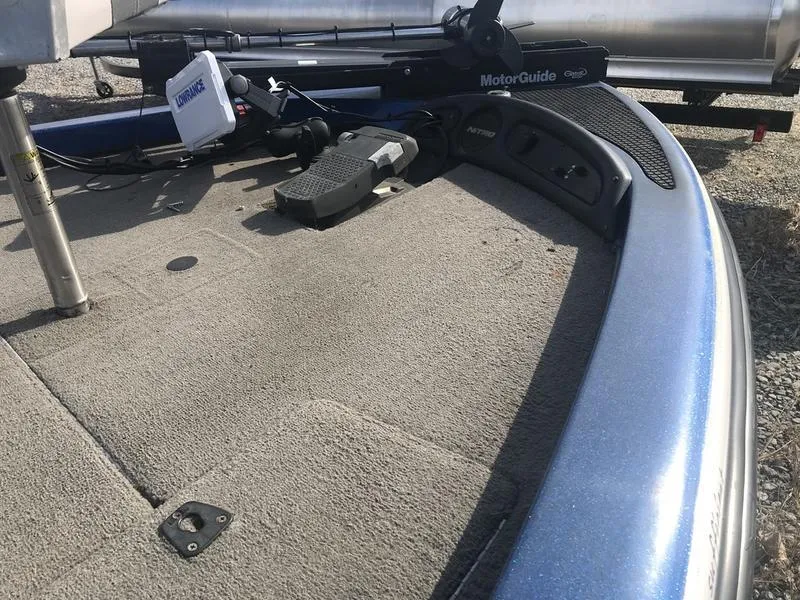 Slide: The Image of 2001 Tracker NITRO 901SC boat deck with MotorGuide trolling motor. - 3