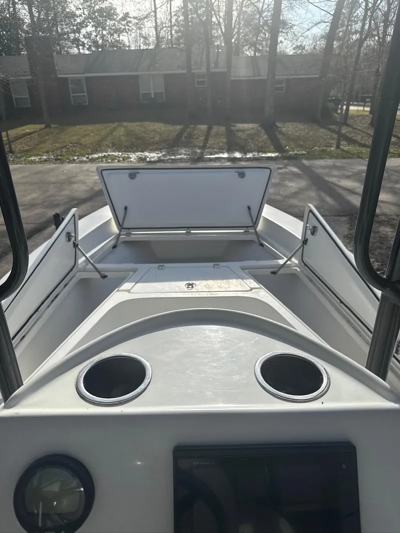 Slide: The Image of Piranha Casador B2200 2018 - 7