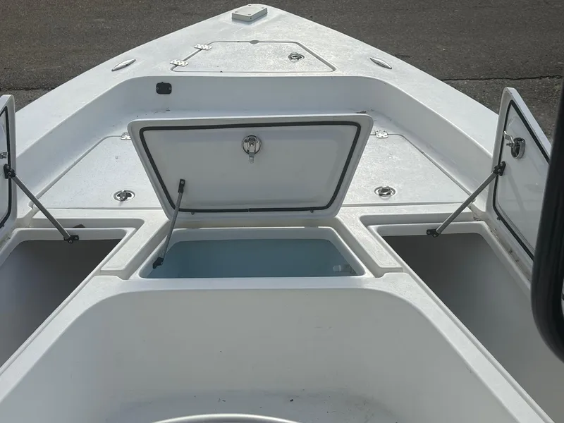 Slide: The Image of Piranha Casador B2200 2018 - 8