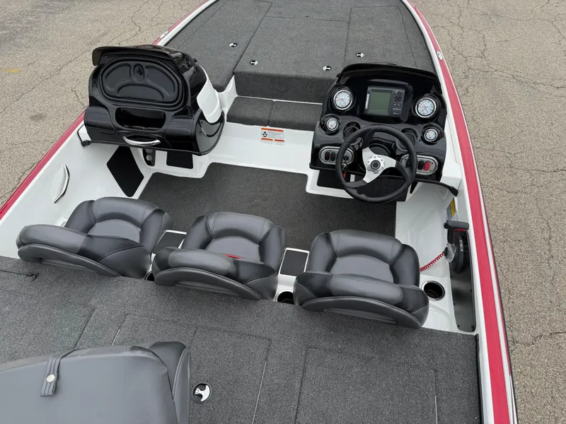 Slide: The Image of Interior of 2015 Nitro Z Series Z-7 boat with seating and control panel. - 6