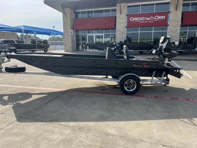 Slide: The Image of Gator-Tail 18/60 Extreme Series 2025 - 2