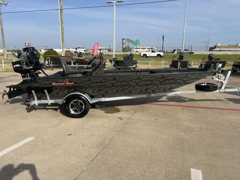 Slide: The Image of Gator-Tail 18/60 Extreme Series 2025 - 6