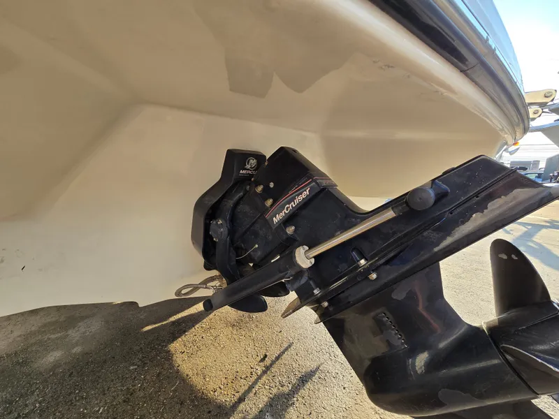 Slide: The Image of 2008 Sea Ray 205 Sport boat with MerCruiser outdrive, close-up view. - 10