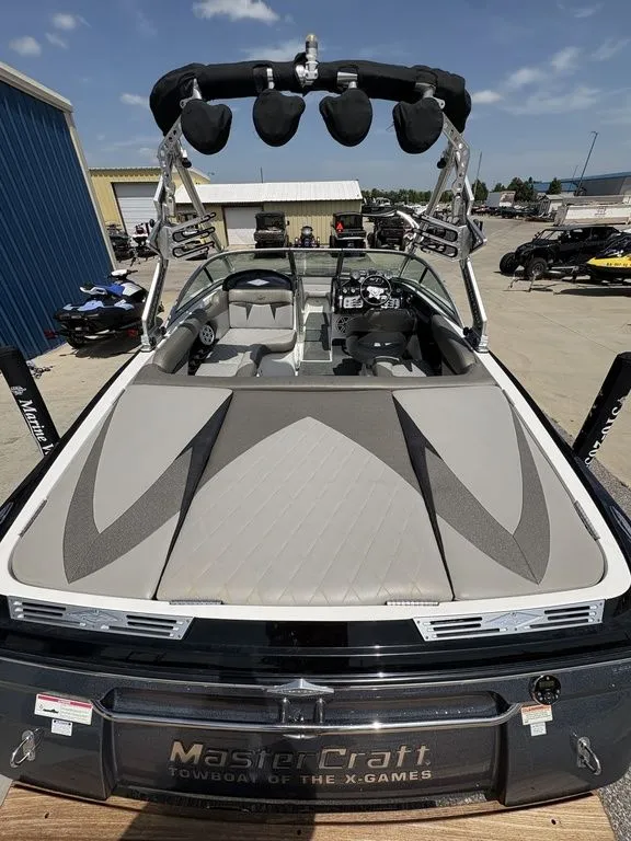 Slide: The Image of MasterCraft X-Star 2009 - 6