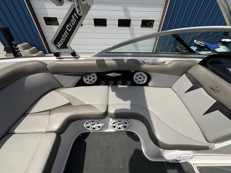 Slide: The Image of MasterCraft X-Star 2009 - 22