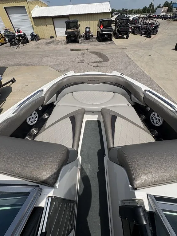 Slide: The Image of MasterCraft X-Star 2009 - 17
