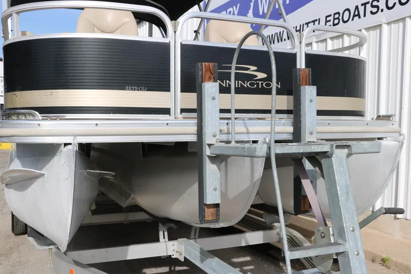 Slide: The Image of 2010 Bennington 2275 GLI pontoon boat on trailer, side view. - 9