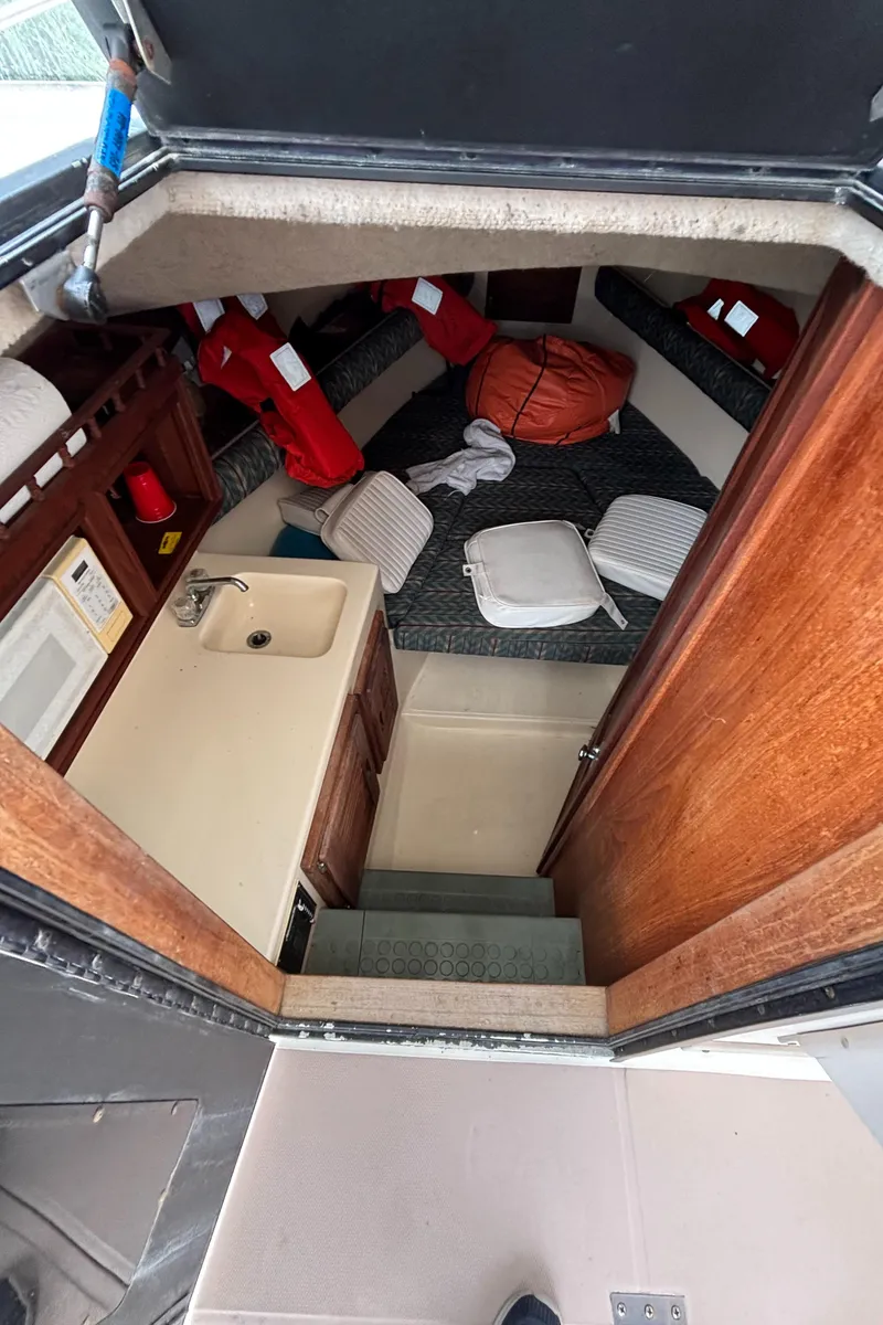 Slide: The Image of Albemarle 275 Express 1996 - 18