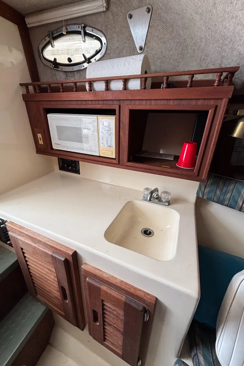 Slide: The Image of Albemarle 275 Express 1996 - 19