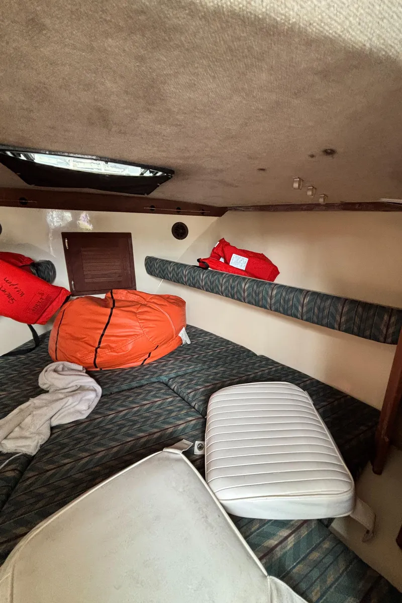 Slide: The Image of Albemarle 275 Express 1996 - 21