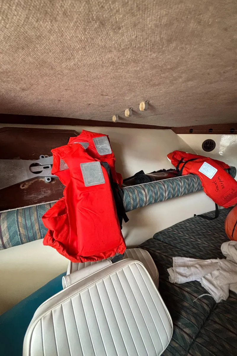 Slide: The Image of Albemarle 275 Express 1996 - 22